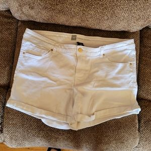 Womans  shorts size 16
